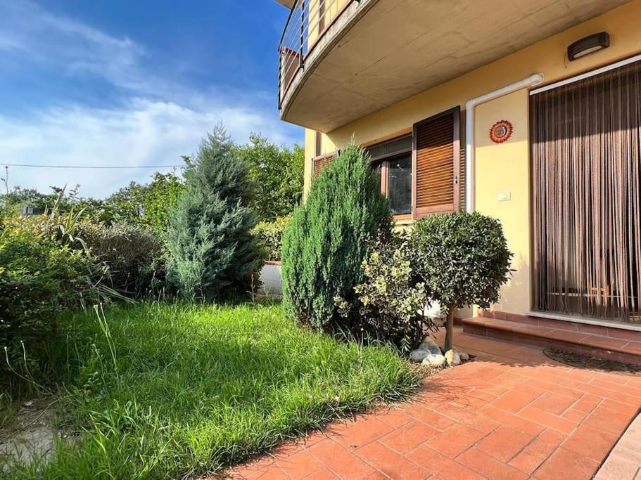 Appartamento Altopascio Sulla Francigena Spianate Exterior foto